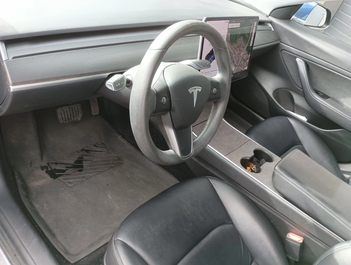 Tesla Model-3 - photo 37