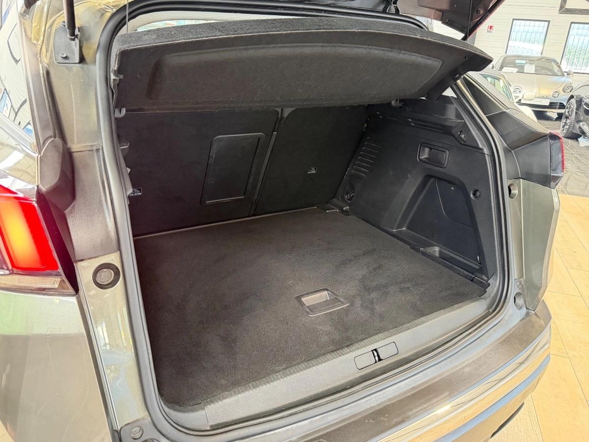 Peugeot 3008 1.5 HDI 130CV ALLURE 360°/ CARPLAY