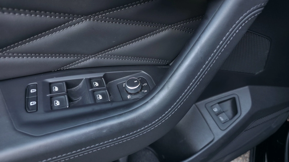 Volkswagen Touareg - photo 14