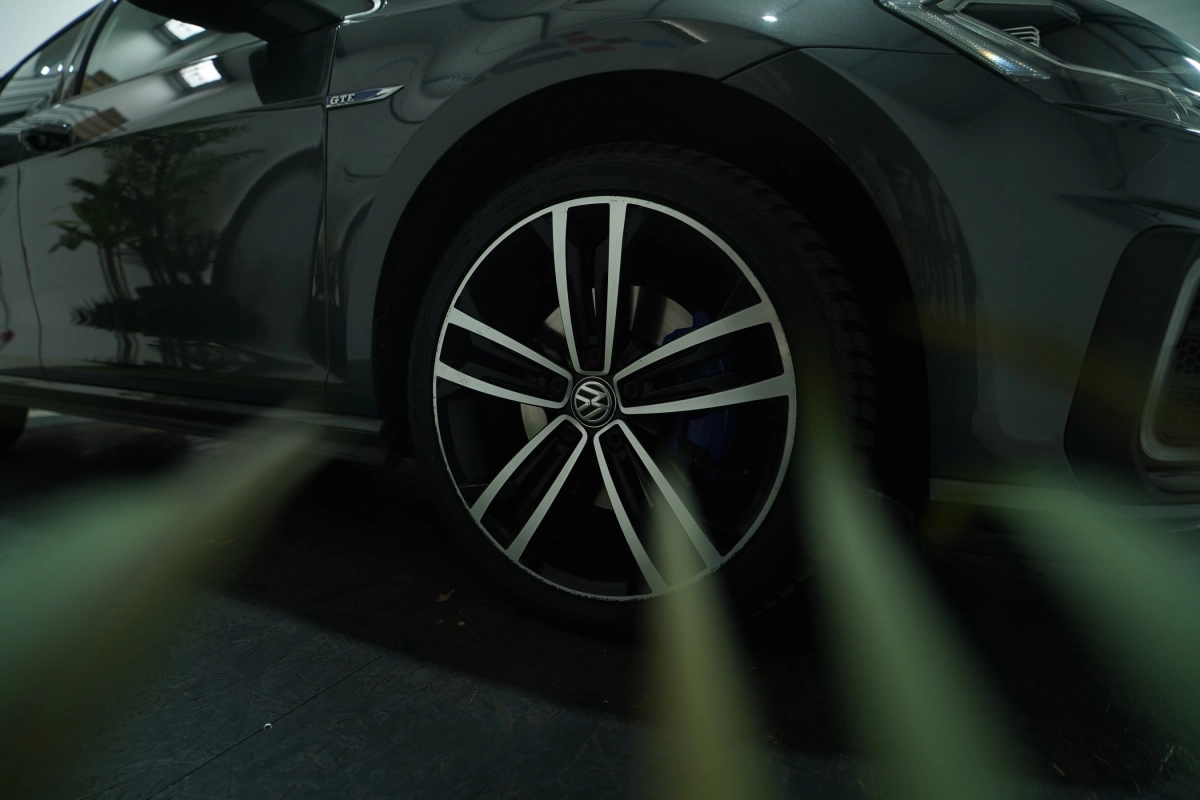 Volkswagen Golf - photo 9