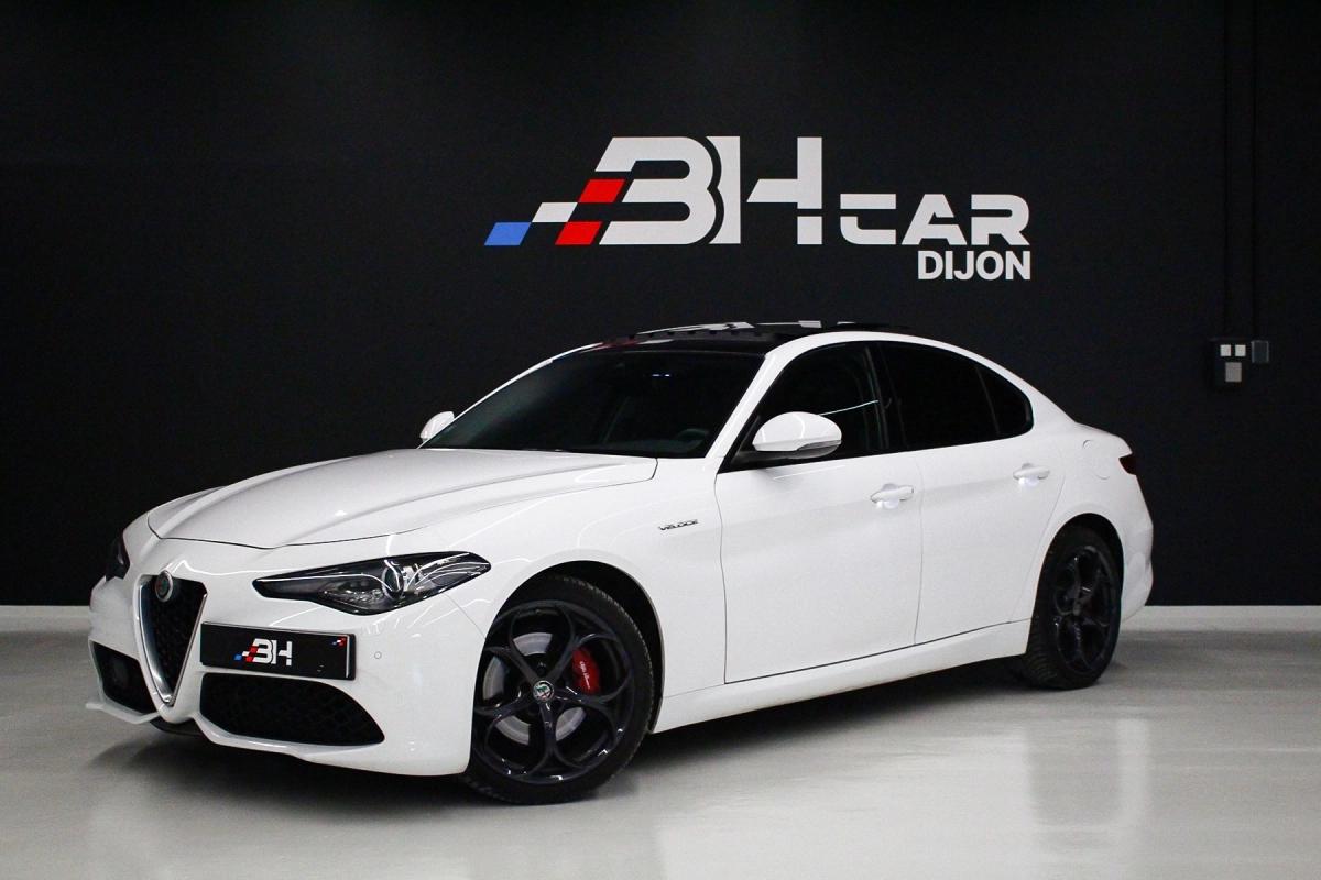 Image: Alfa Romeo Giulia 2.2 JTDM 210 VELOCE Q4 BVA | GARANTIE | TOIT OUVRANT | JANTES 19' | SIEGES ELEC