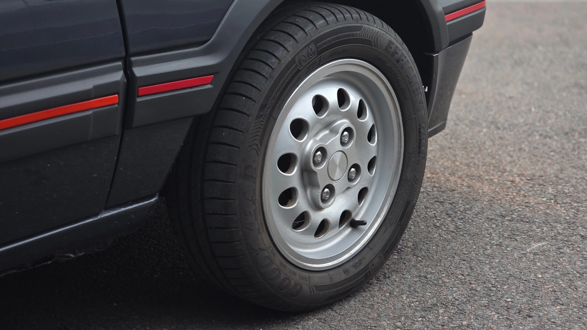 Peugeot 205 - photo 35