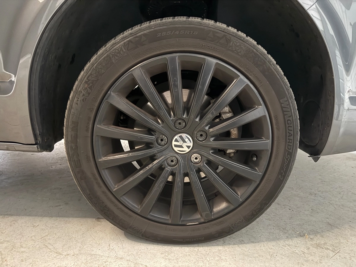 Volkswagen Multivan - photo 12