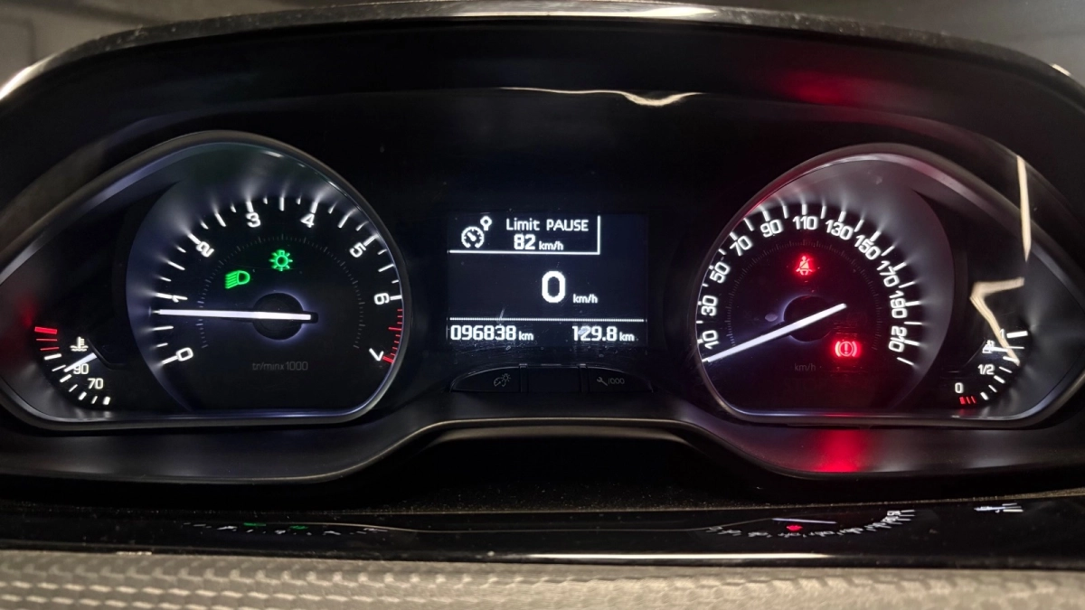 Peugeot 208 - photo 21