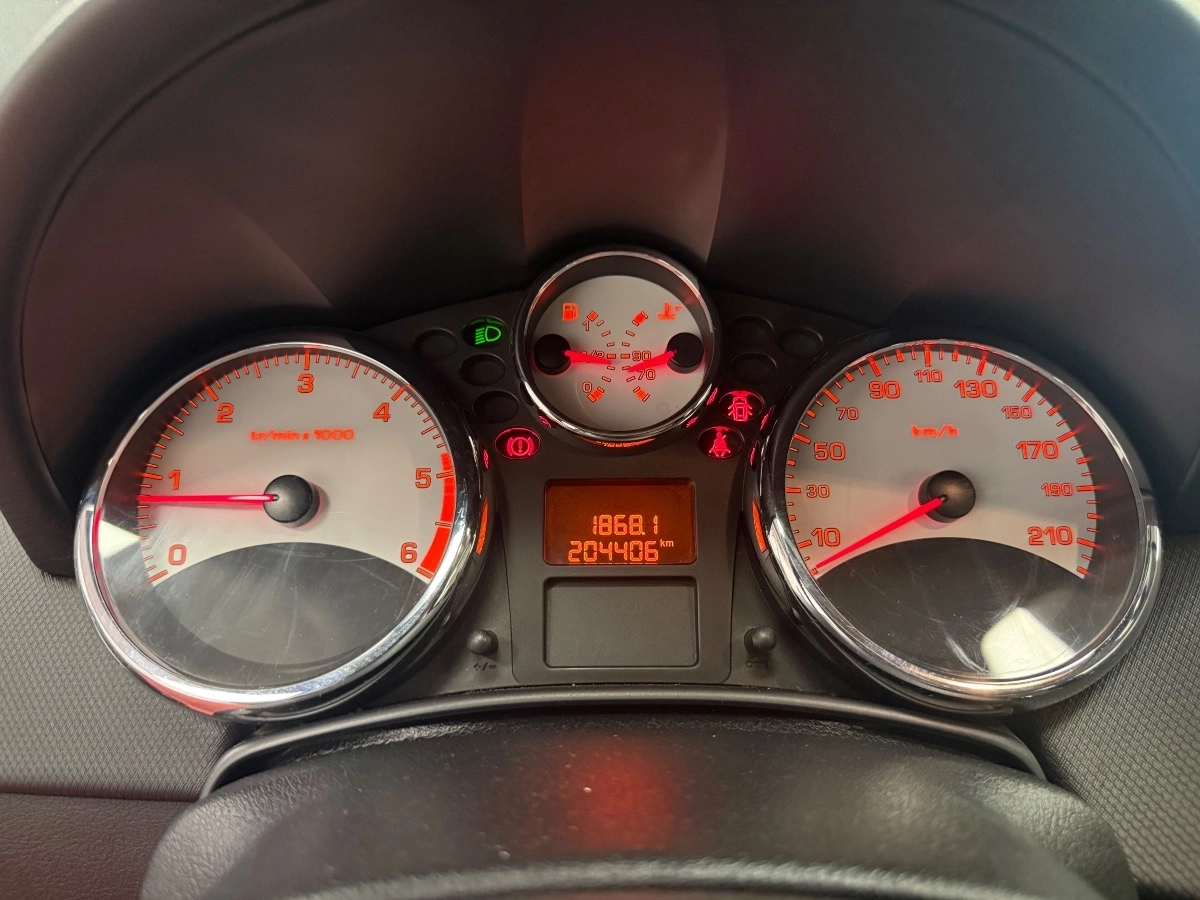 Peugeot 207 - photo 15
