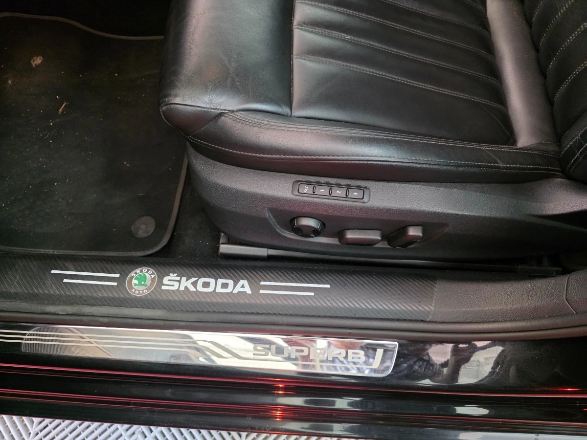 Skoda Superb - photo 19