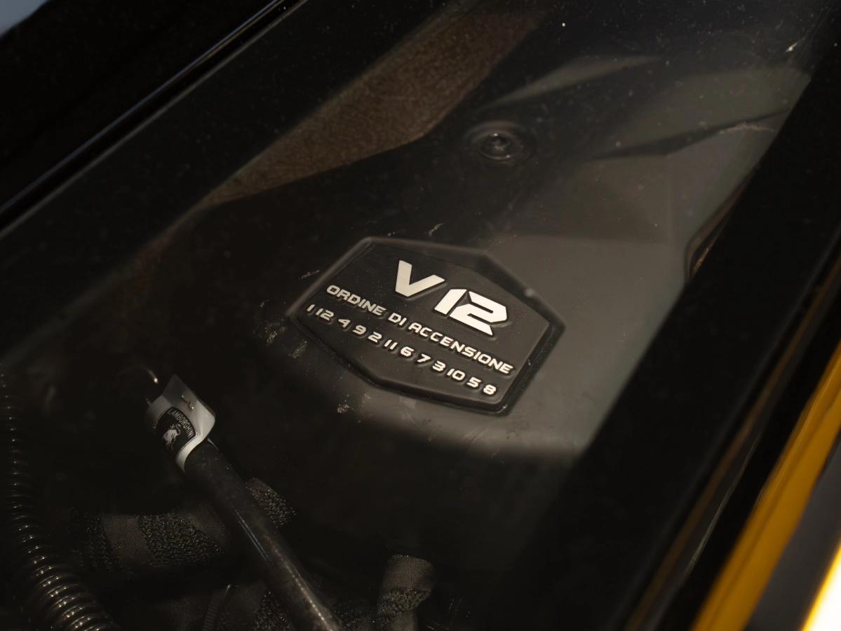 Lamborghini Aventador ROADSTER LP750-4 6.5 770 SVJ 4WD BVA