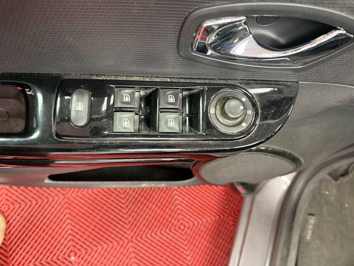 Renault Clio - photo 16