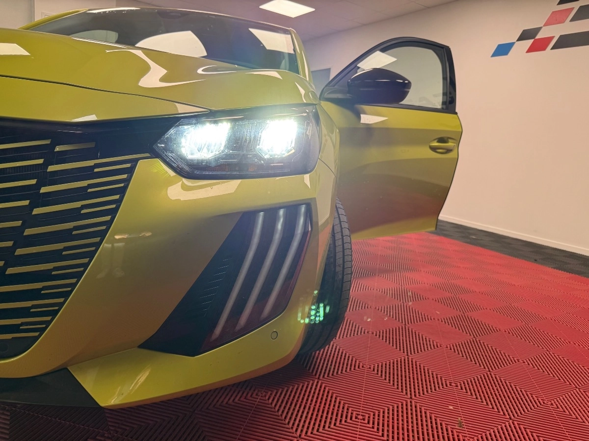 Peugeot E-208 - photo 28