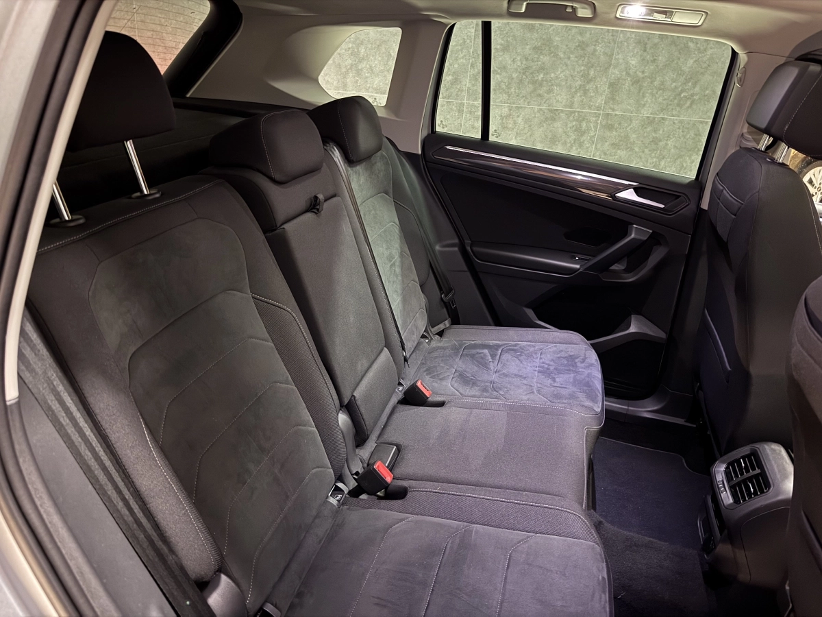 Volkswagen Tiguan - photo 17