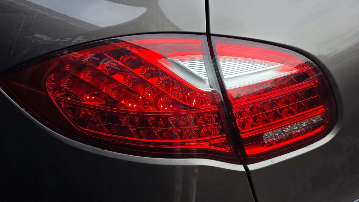 Porsche Cayenne - photo 8