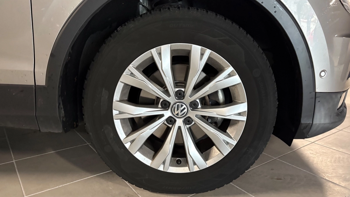 Volkswagen Tiguan - photo 14