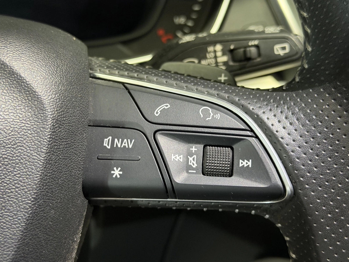 Audi Q5 - photo 10
