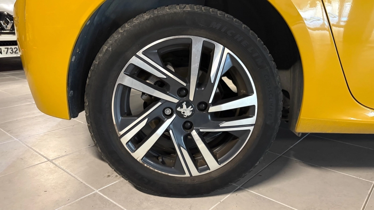 Peugeot 208 - photo 11