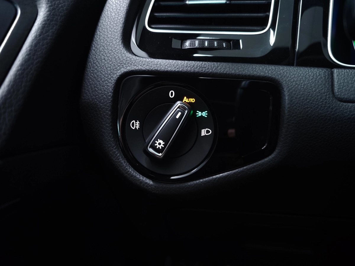 Volkswagen Golf - photo 26