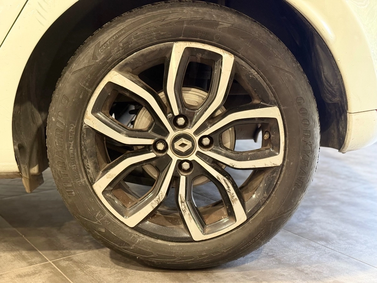 Renault Clio - photo 27