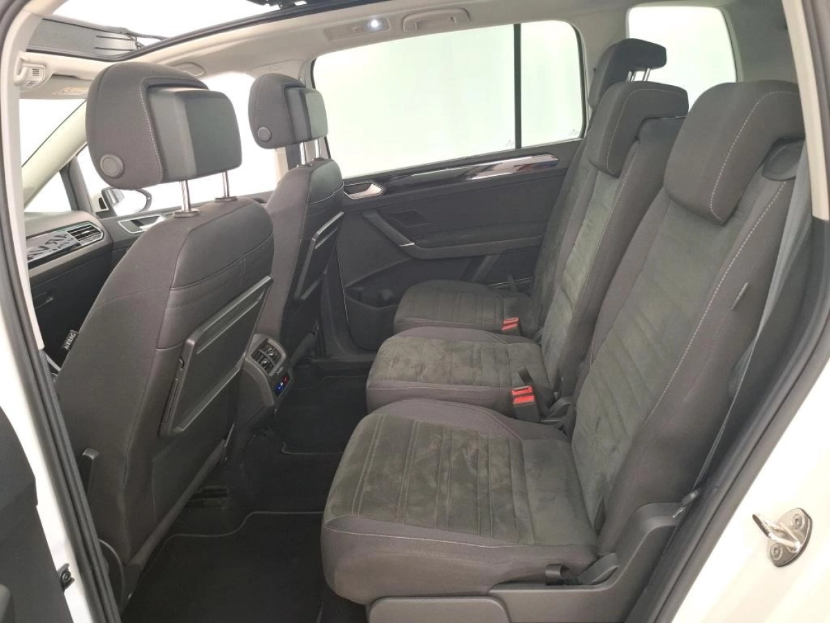 Volkswagen Touran - photo 11
