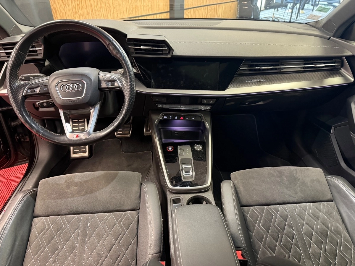 Audi S3 - photo 12
