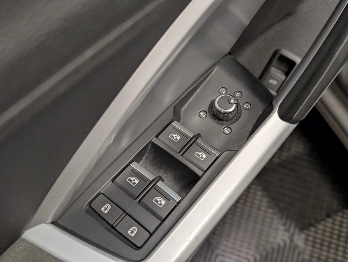 Audi Q3 - photo 10