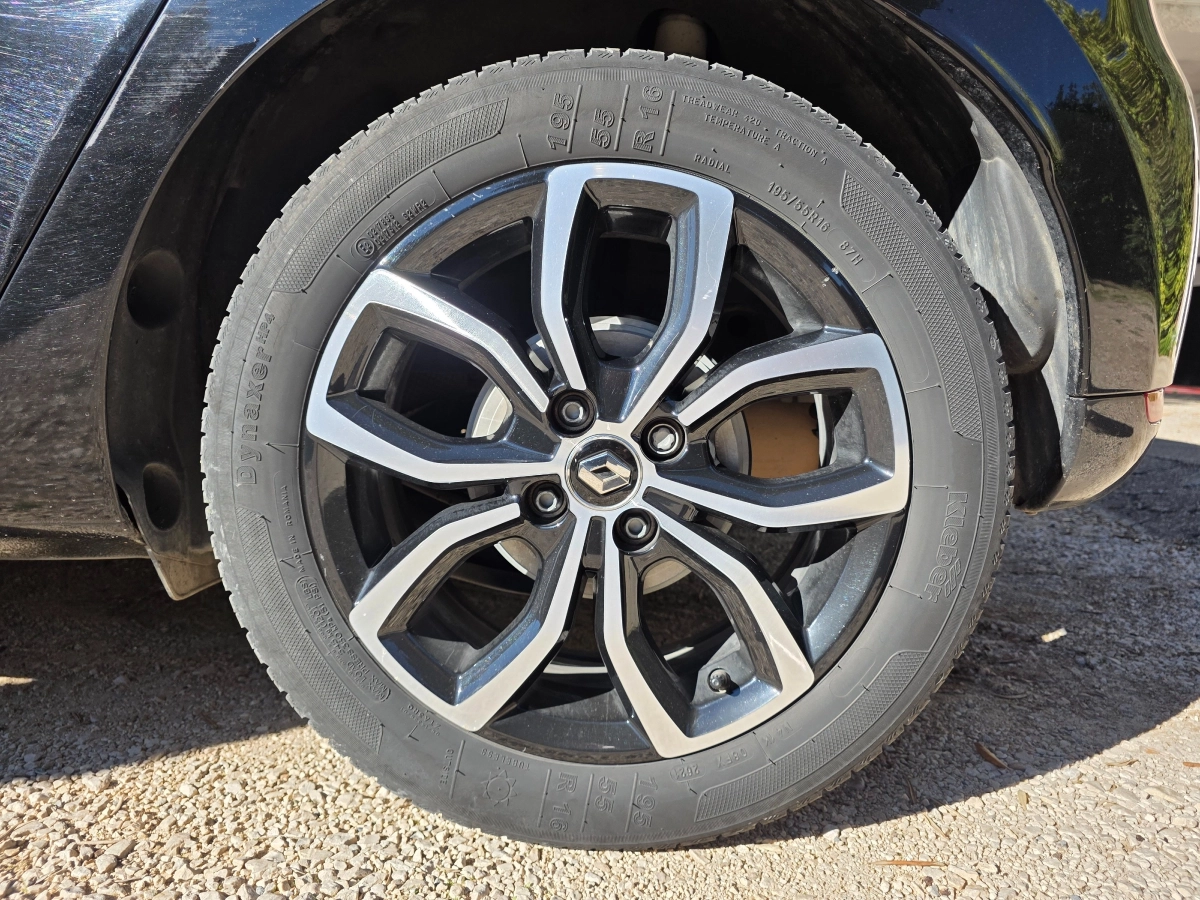 Renault Clio - photo 17