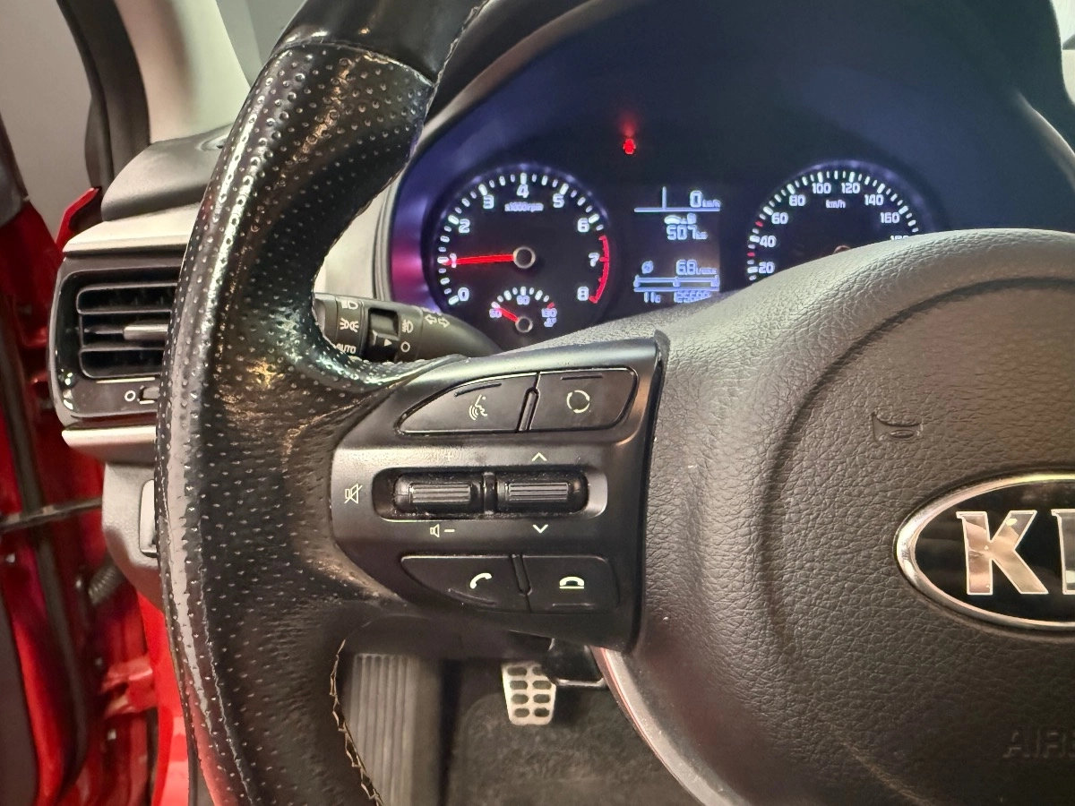 Kia Stonic - photo 11