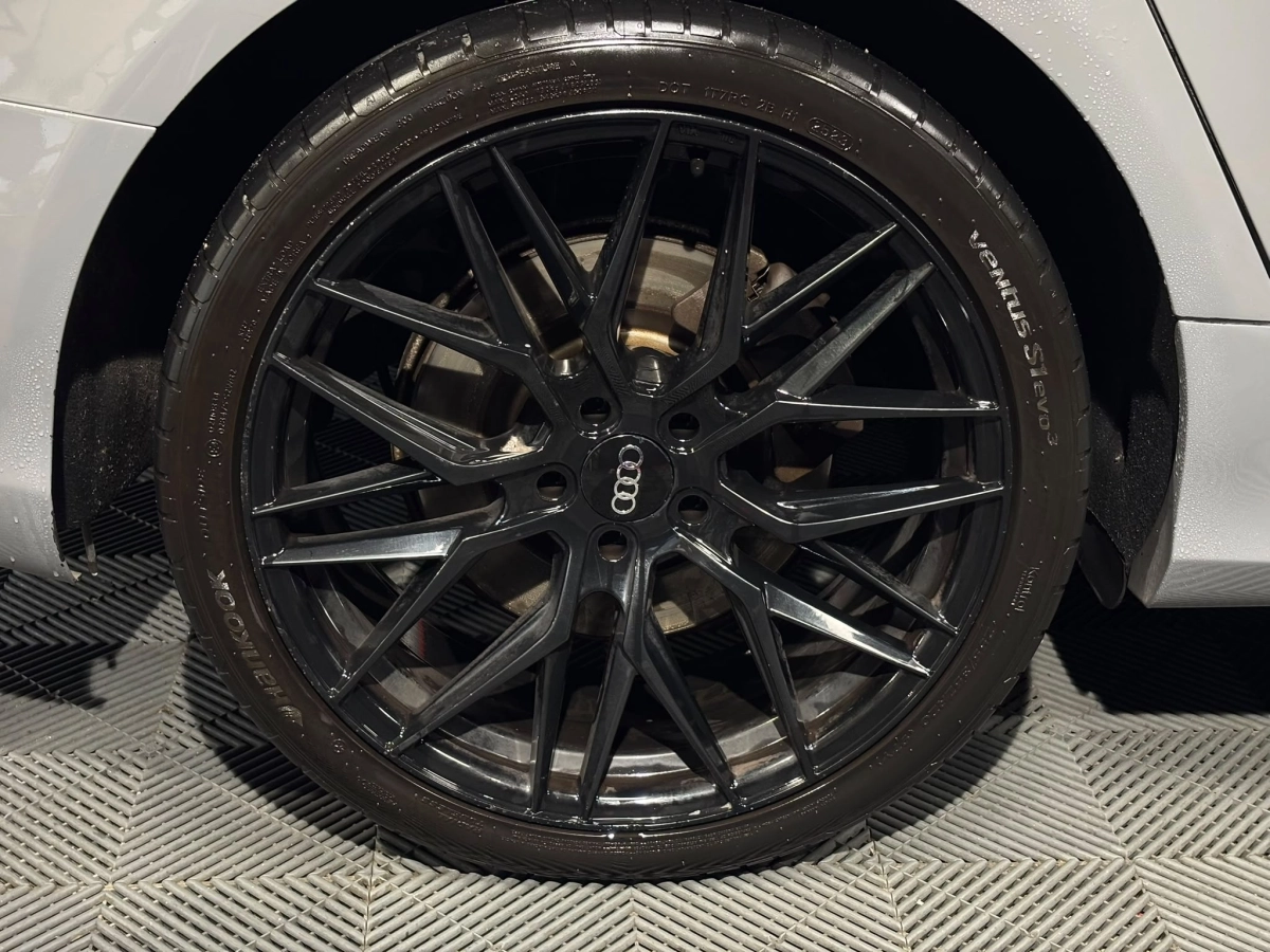 Audi A6 - photo 35