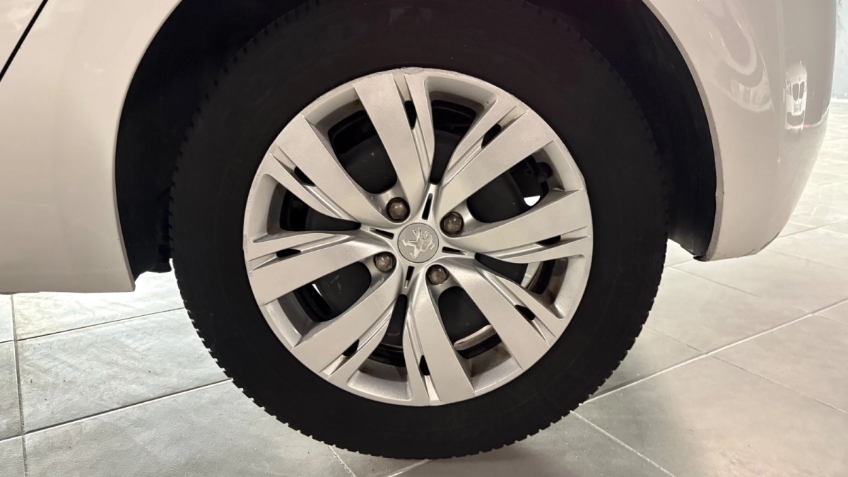 Peugeot 208 - photo 11