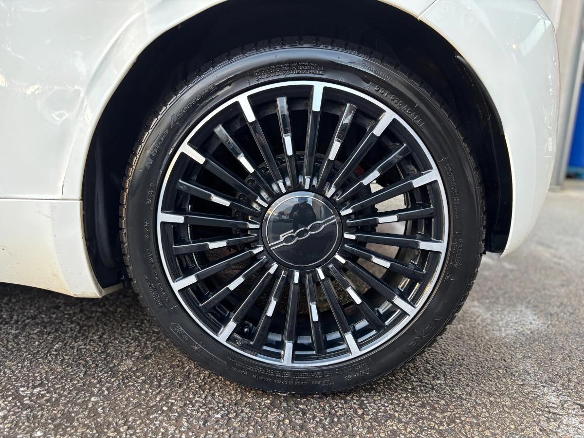 Aperçu indisponible de Fiat 500e