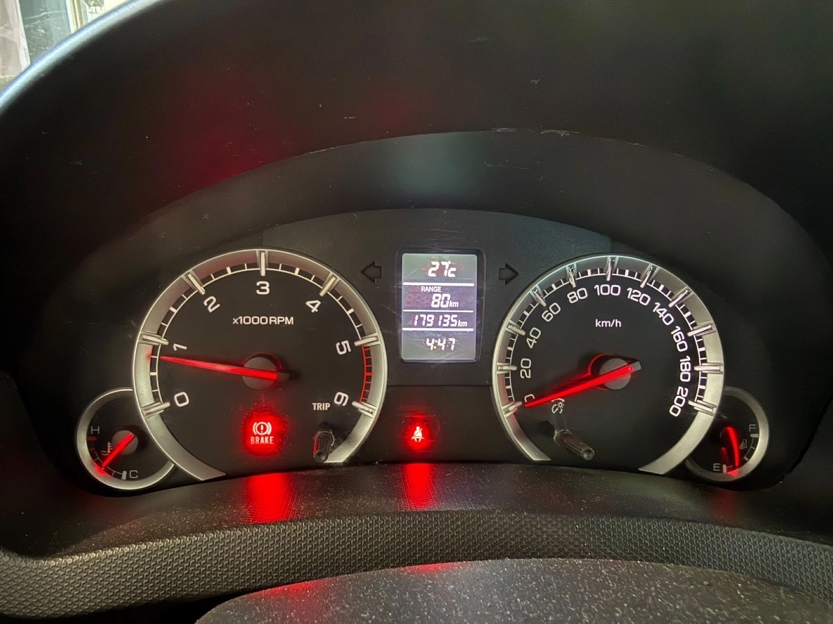 Suzuki Swift - photo 16