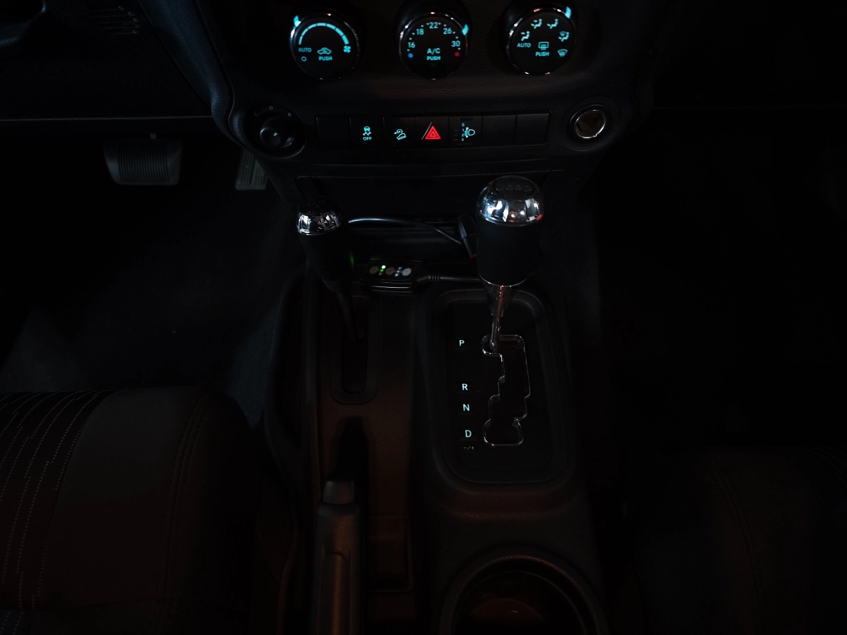 Jeep Wrangler - photo 21
