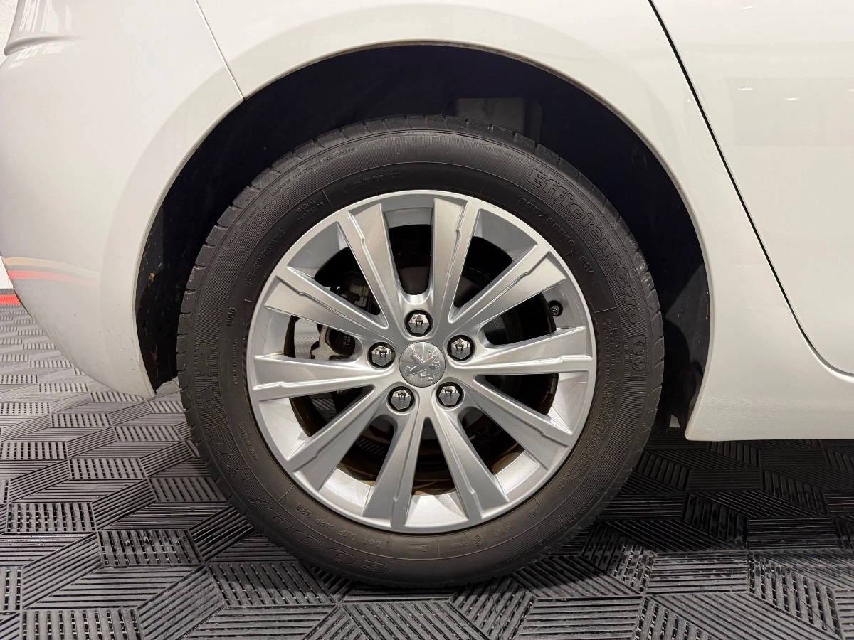 Peugeot 308 - photo 9