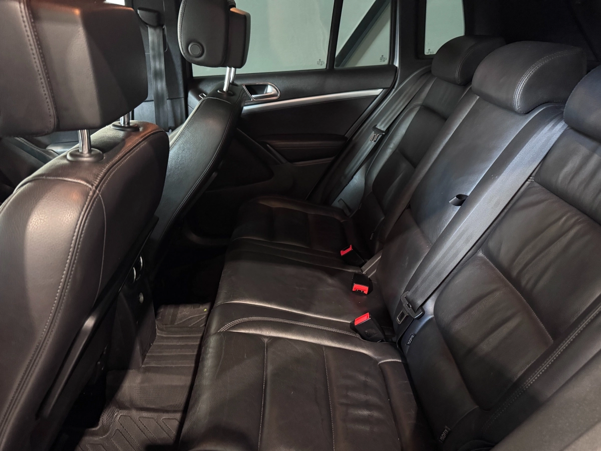 Volkswagen Tiguan - photo 14