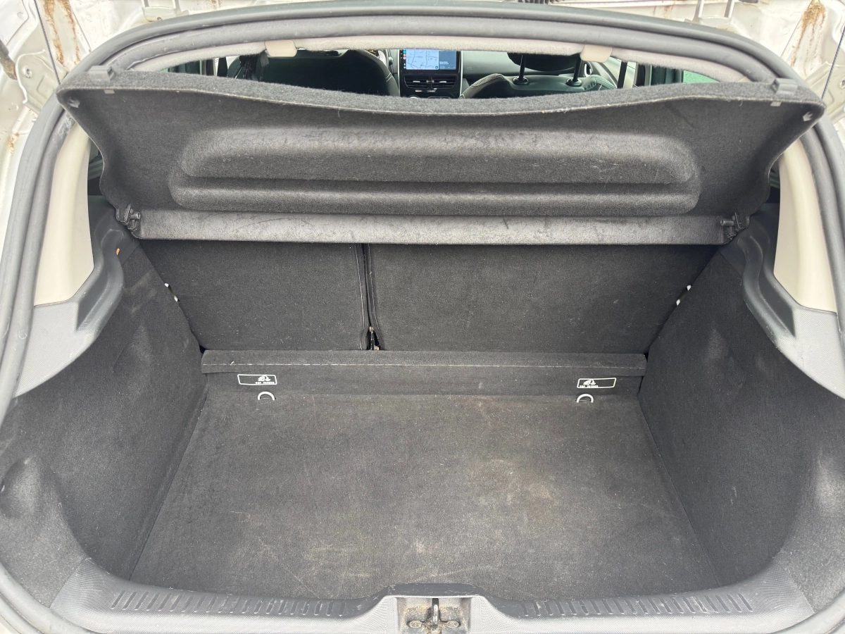 Renault Clio - photo 23