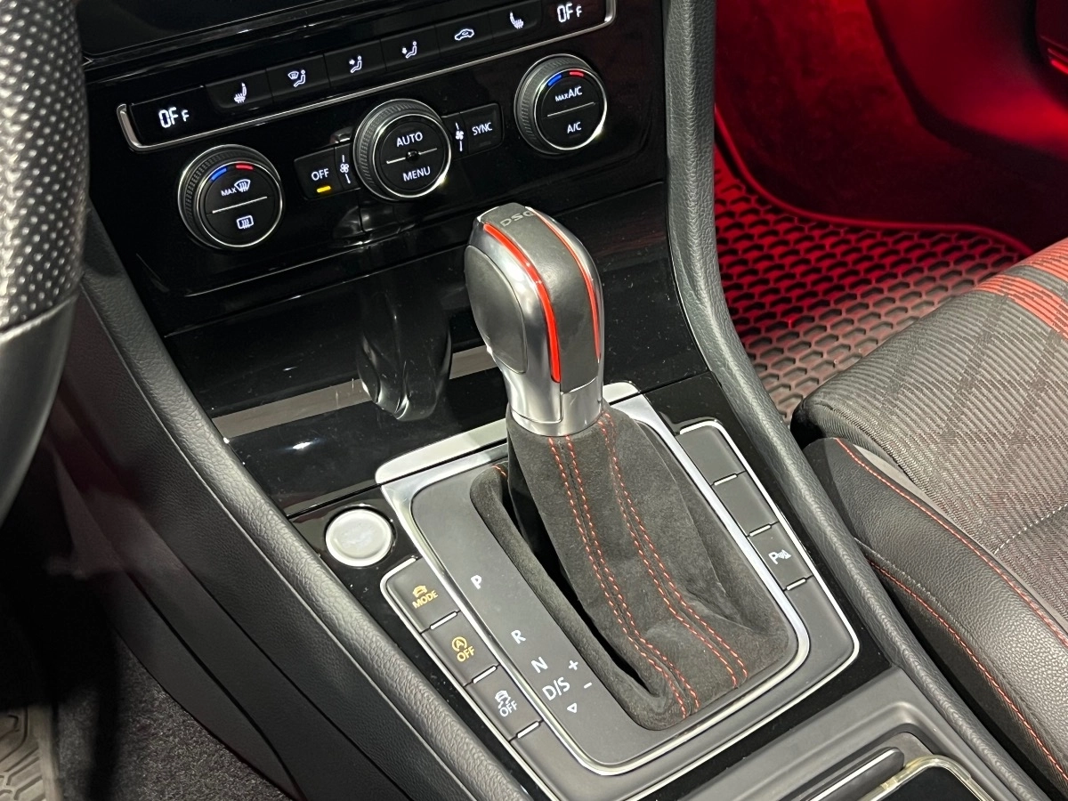 Volkswagen Golf - photo 23