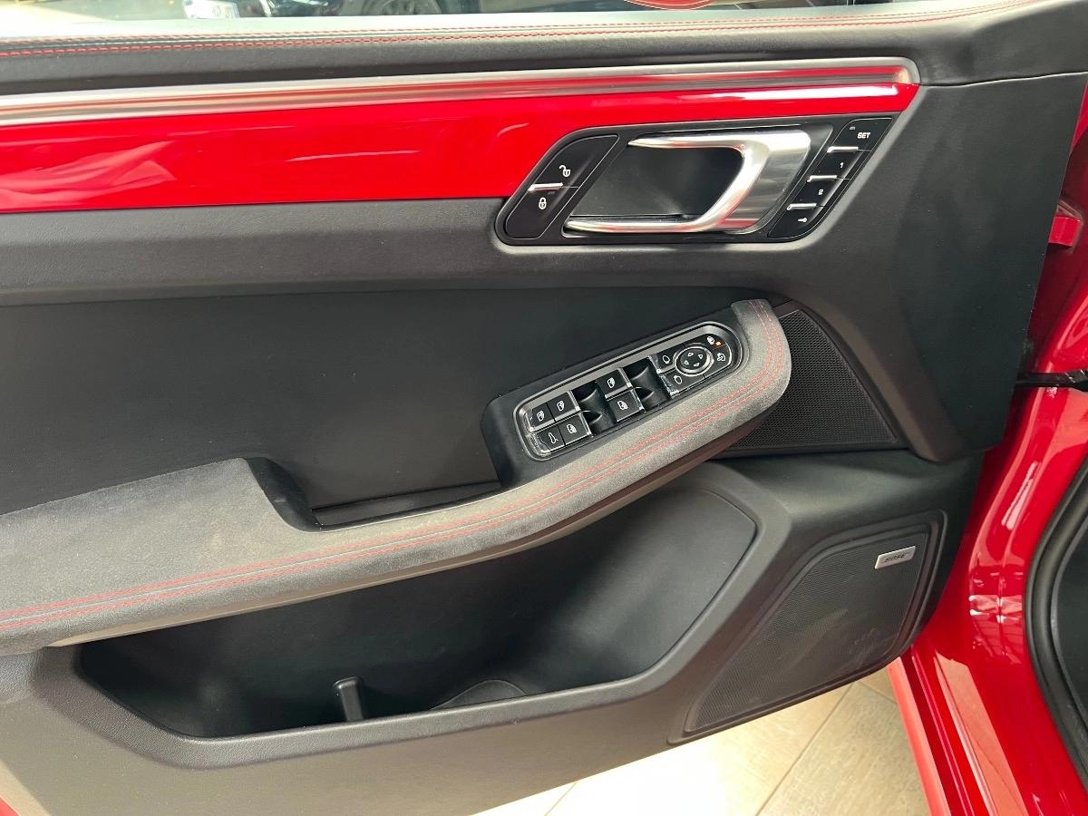 Porsche Macan GTS 3.0 V6 361 PDK7 /BOSE/CHRONO/TOIT PANO/