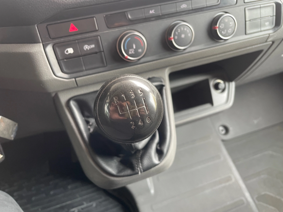 Volkswagen Crafter Vu - photo 23