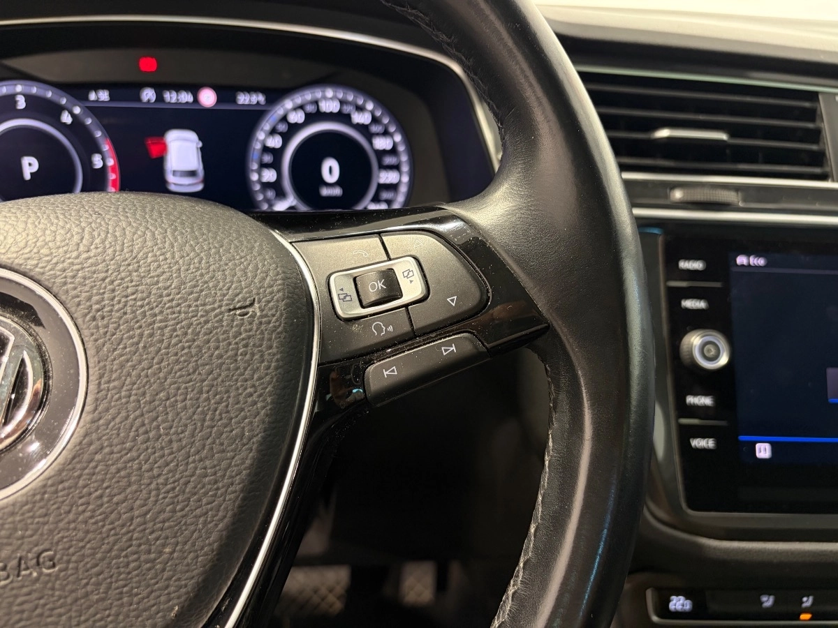Volkswagen Tiguan - photo 22