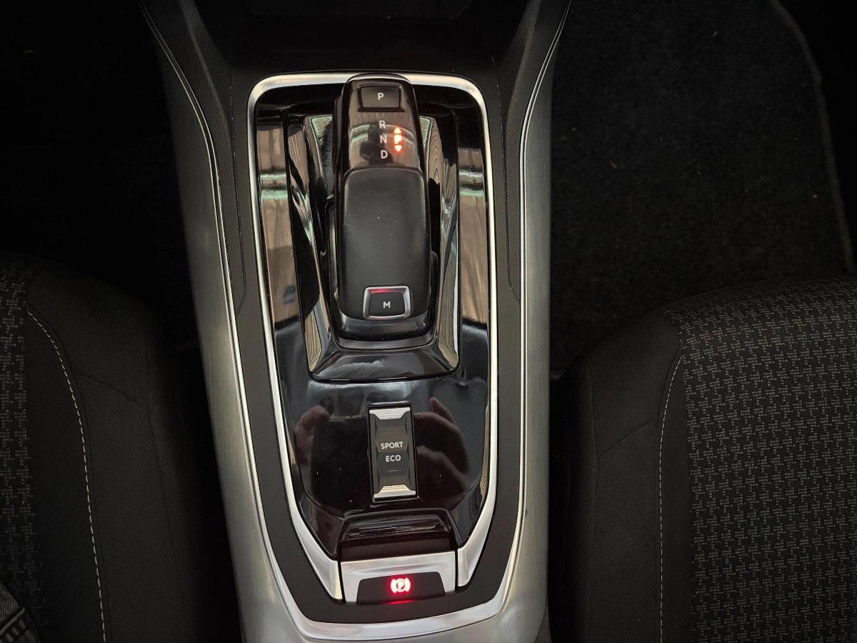 Peugeot 308 - photo 12