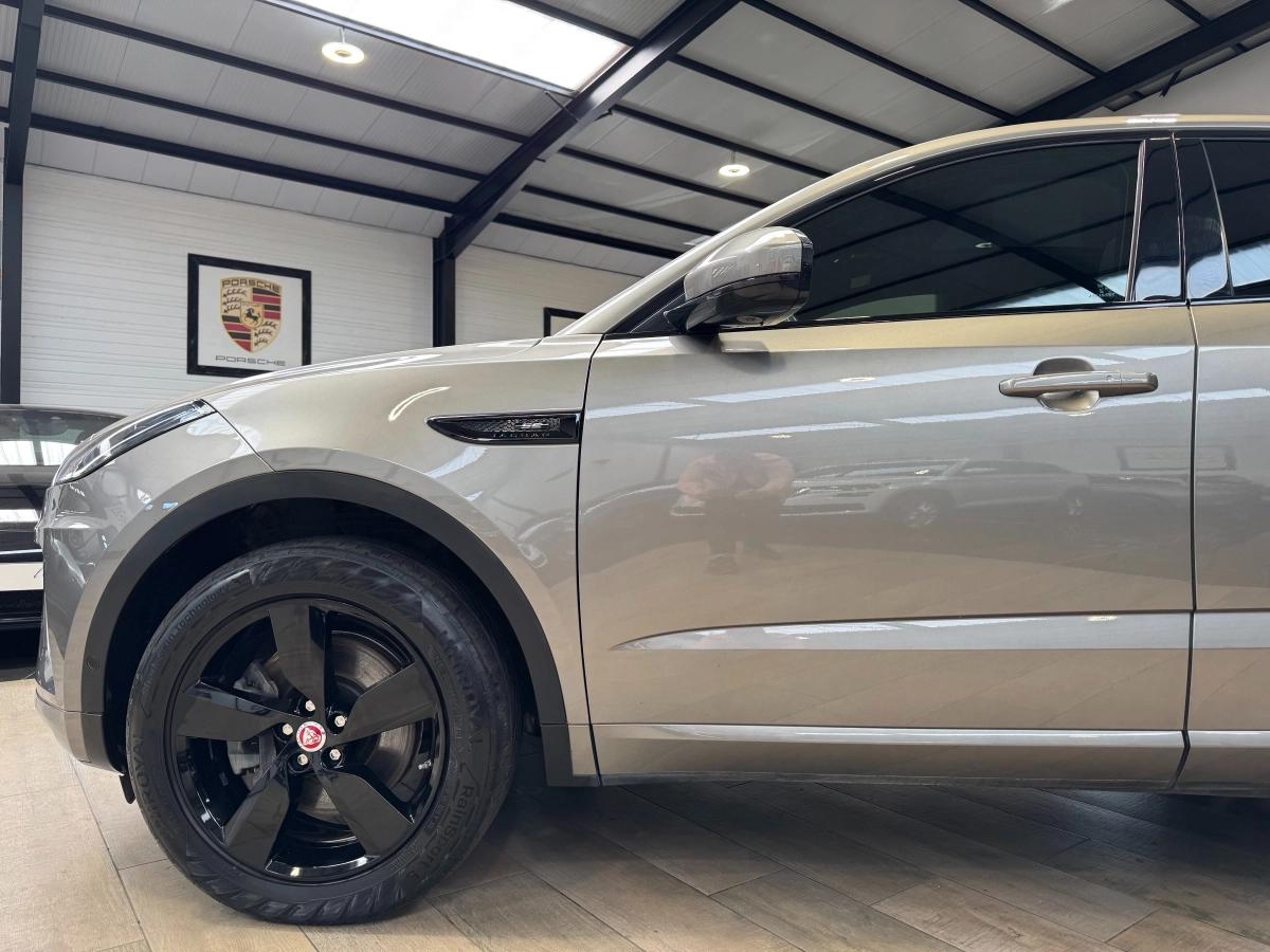 Jaguar E-pace 2.0 D240 240 R-DYNAMIC SE AWD BVA / TOIT PANO / MERIDIAN / SIEGES ELEC CHAUFFANTS
