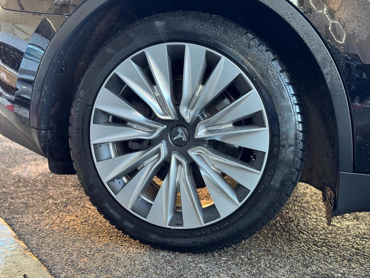 Aperçu indisponible de Tesla Model-y