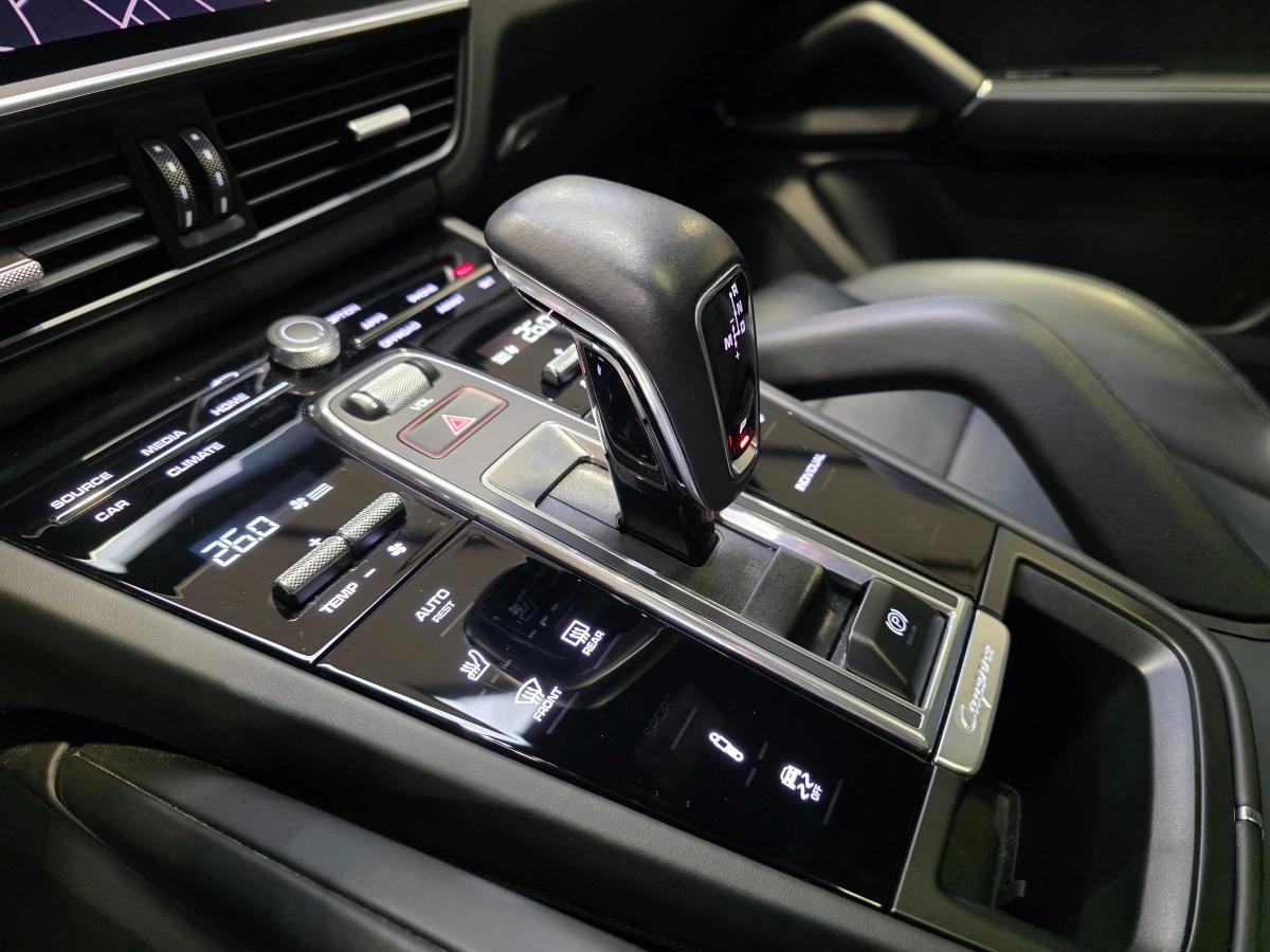 PORSCHE CAYENNE 3.0 V6 462 PLATINIUM EDITION