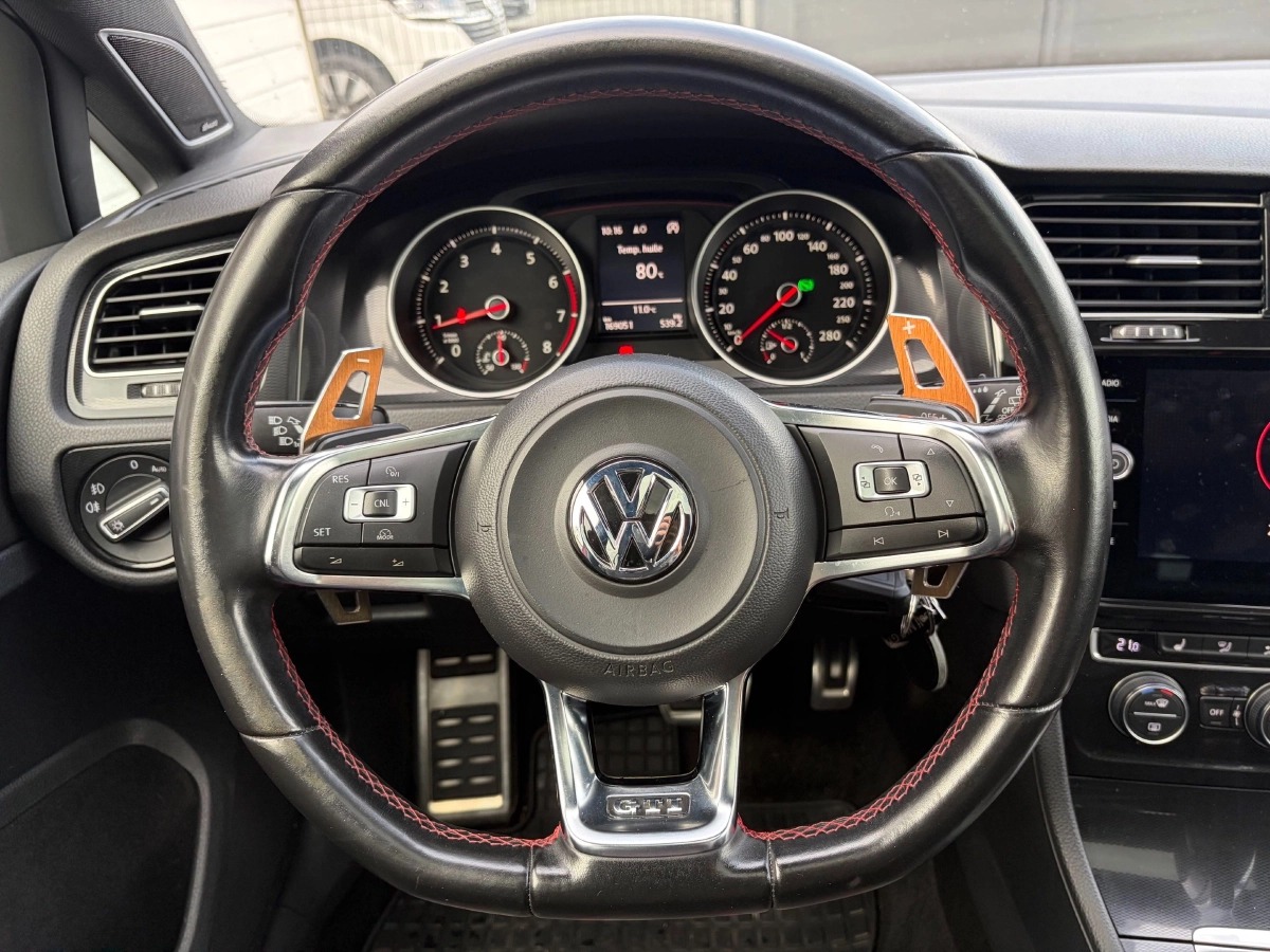 Volkswagen Golf - photo 9