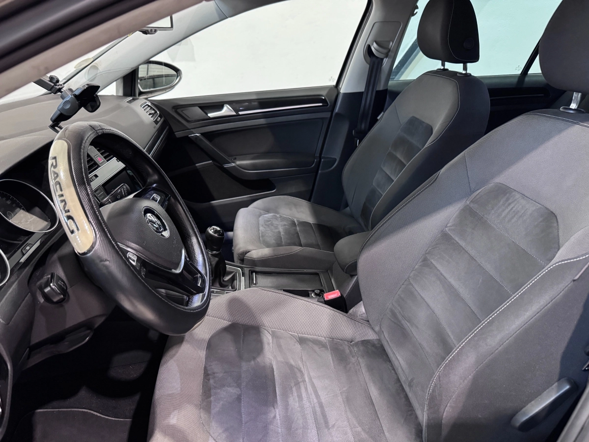 Volkswagen Golf - photo 6