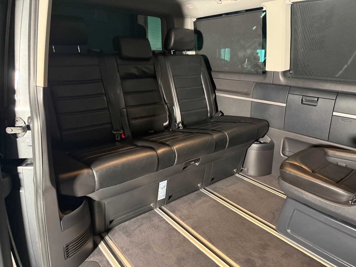 Volkswagen Multivan - photo 15