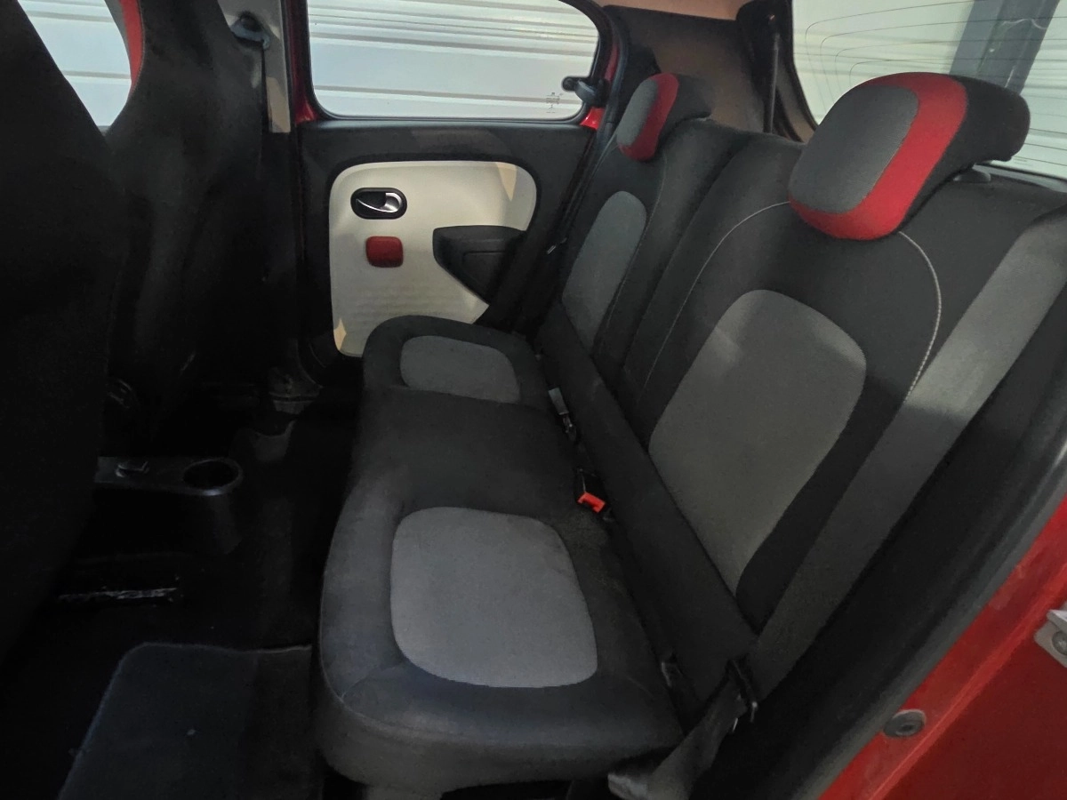 Renault Twingo - photo 13
