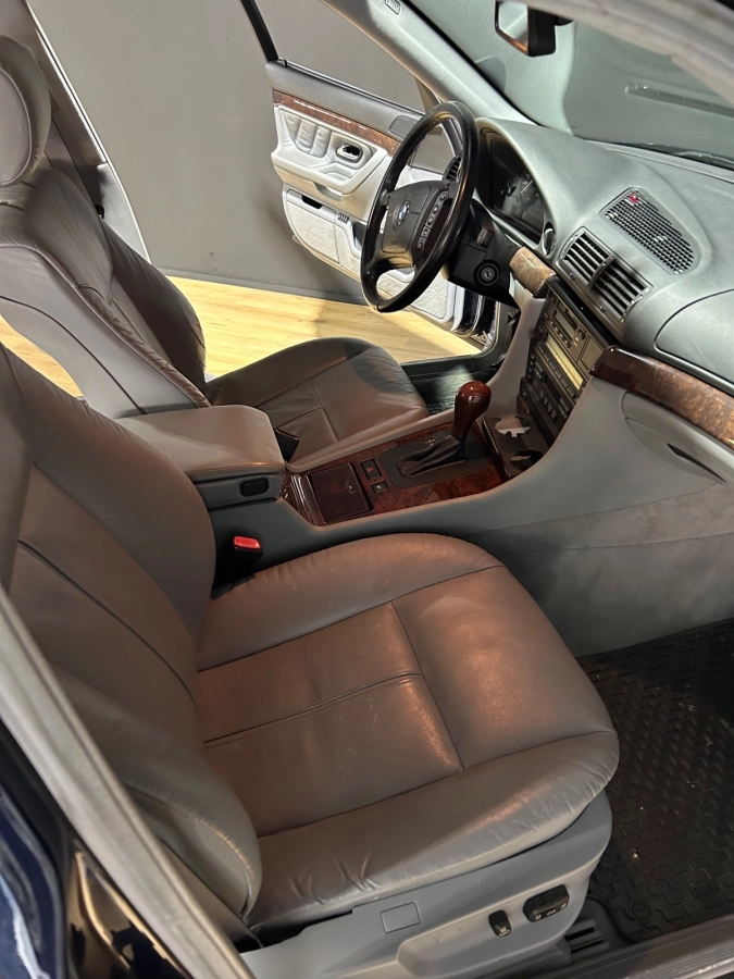 Bmw Serie 7 - photo 10