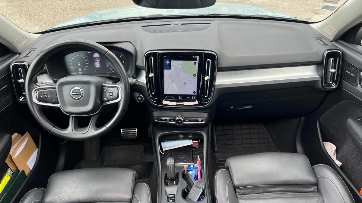 Volvo Xc40 2.0 D4 190 MOMENTUM AWD GEARTRONIC BVA