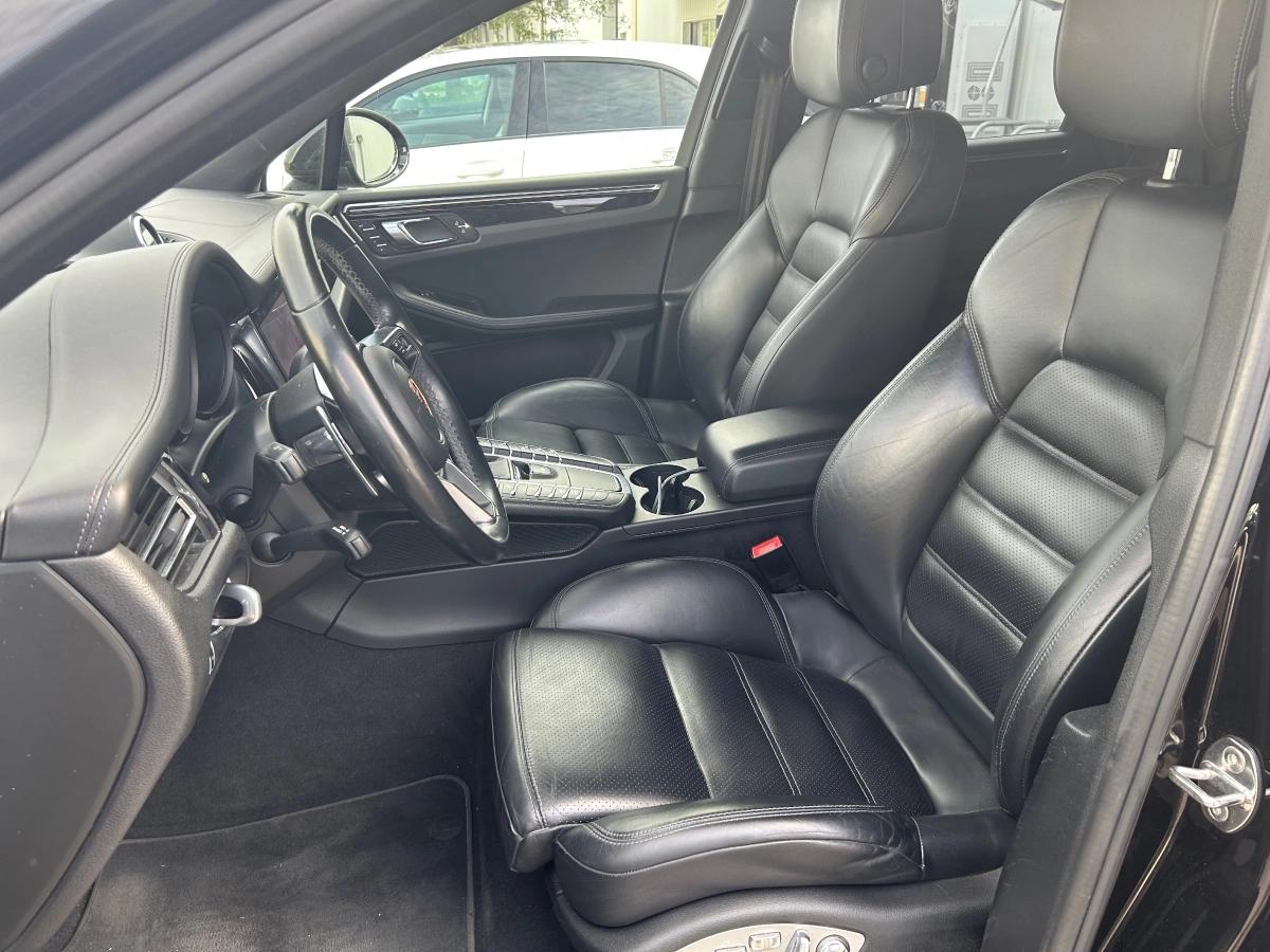 Porsche Macan 