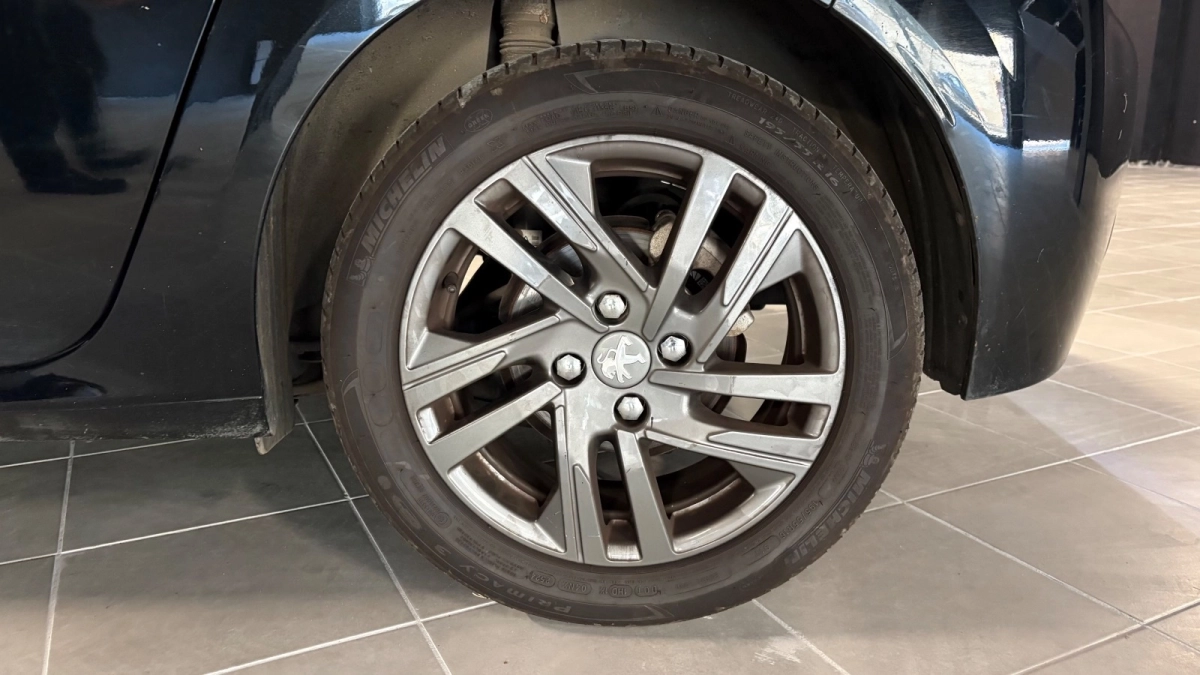 Peugeot 208 - photo 13