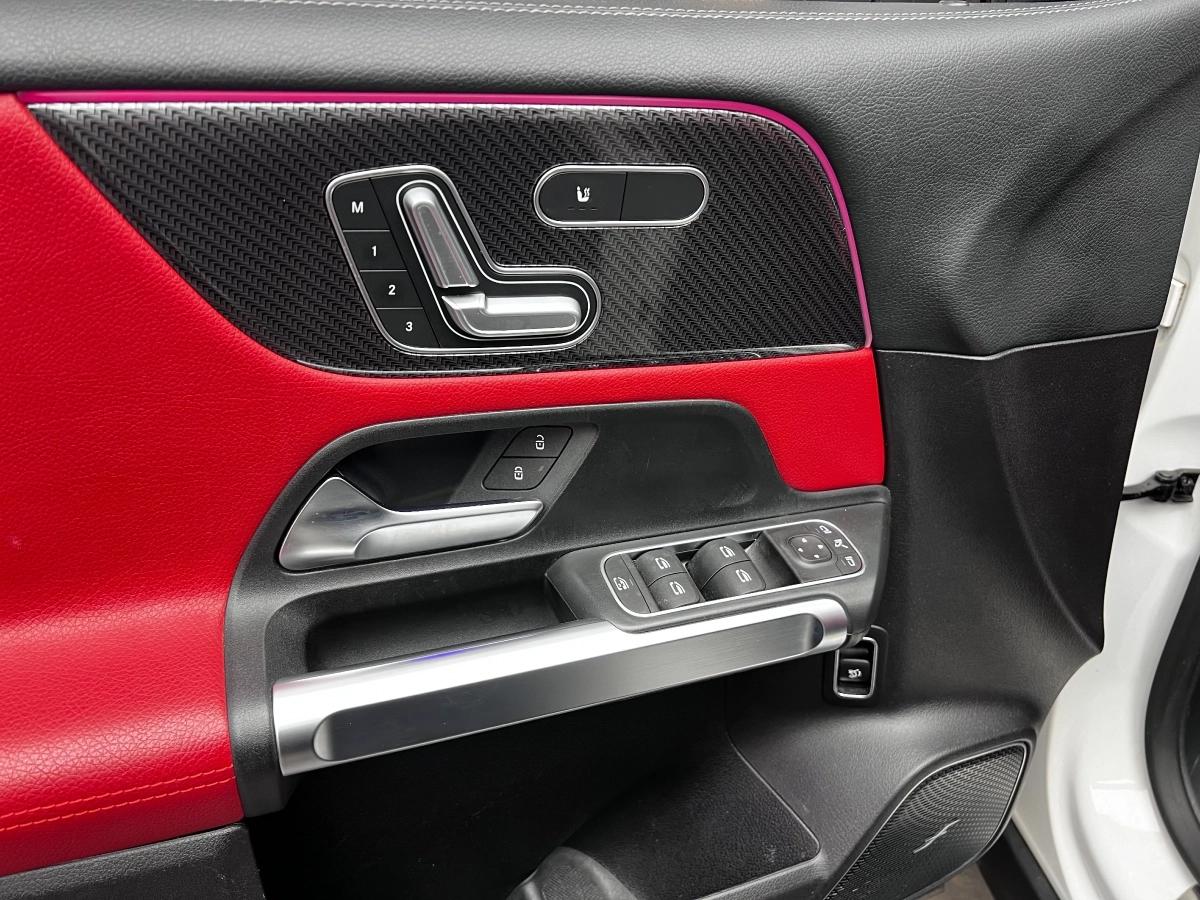 Mercedes GLB